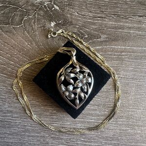 Elegant Gold and Silver Vintage Floral Heavy Pendant Necklace Stamped 925 Italy